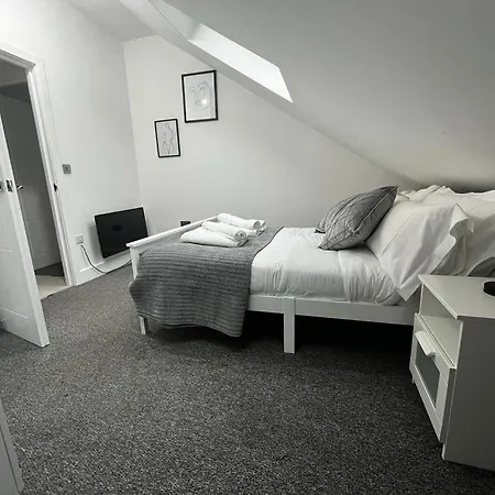 2 Bedroom Flat